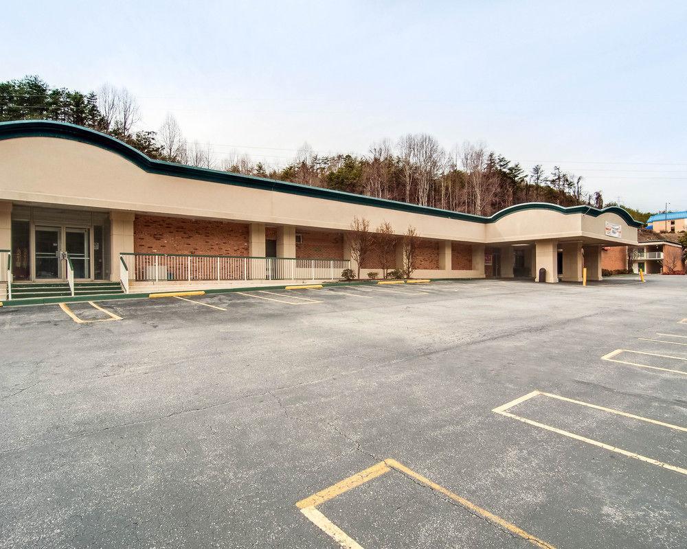 Econo Lodge Martinsville Exterior photo