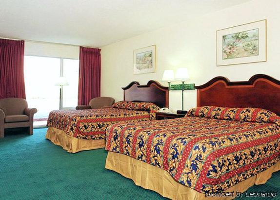 Econo Lodge Martinsville Room photo